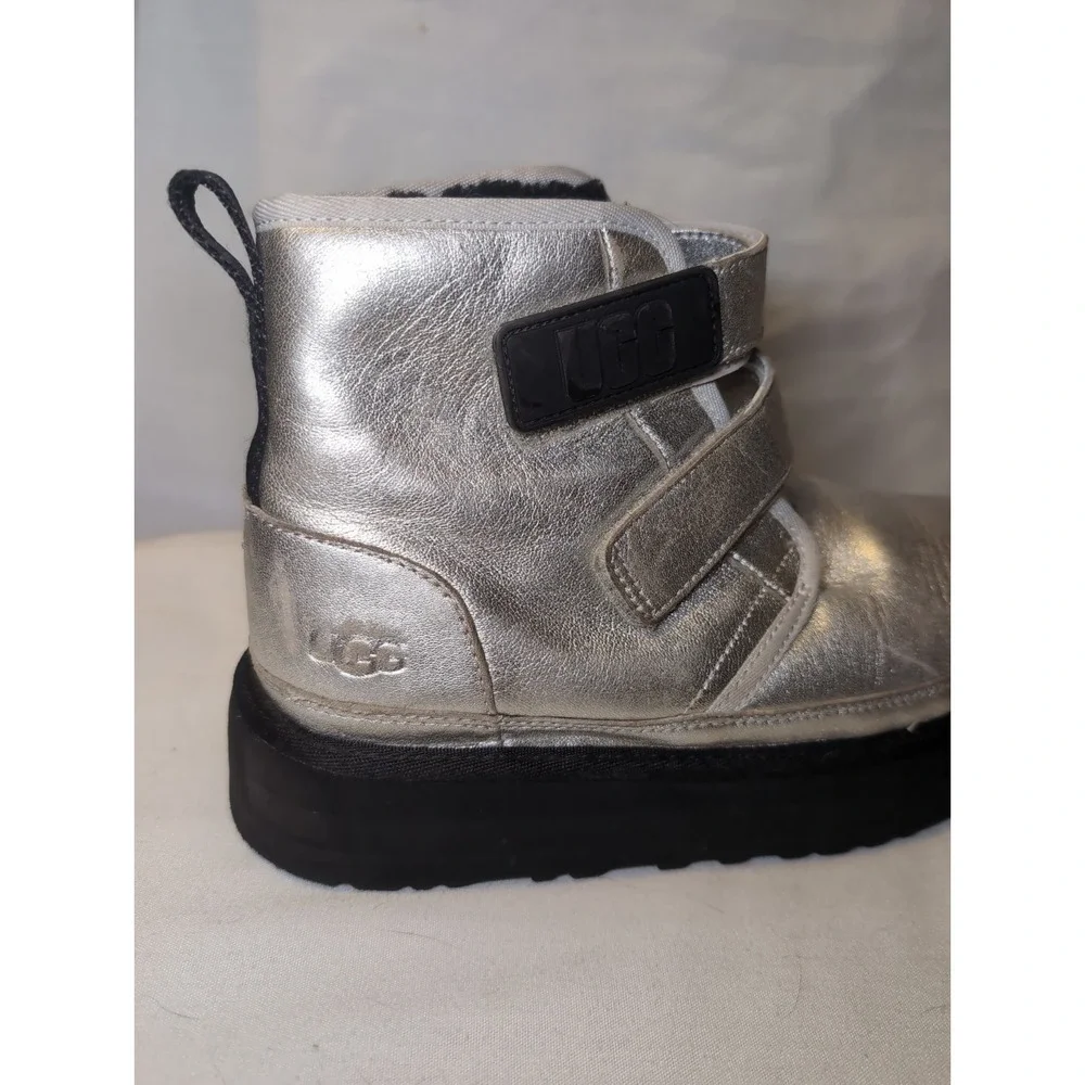 Ugg Neumel Leather Platform Chukka Boots (Big Kids 5, W 6) Silver Strap Ankle